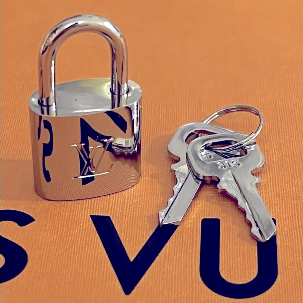 Lois Vuitton Rare Silver Lock & Key #315